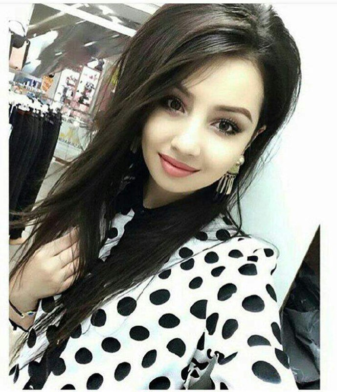 Uch yalangoch yosh qiz